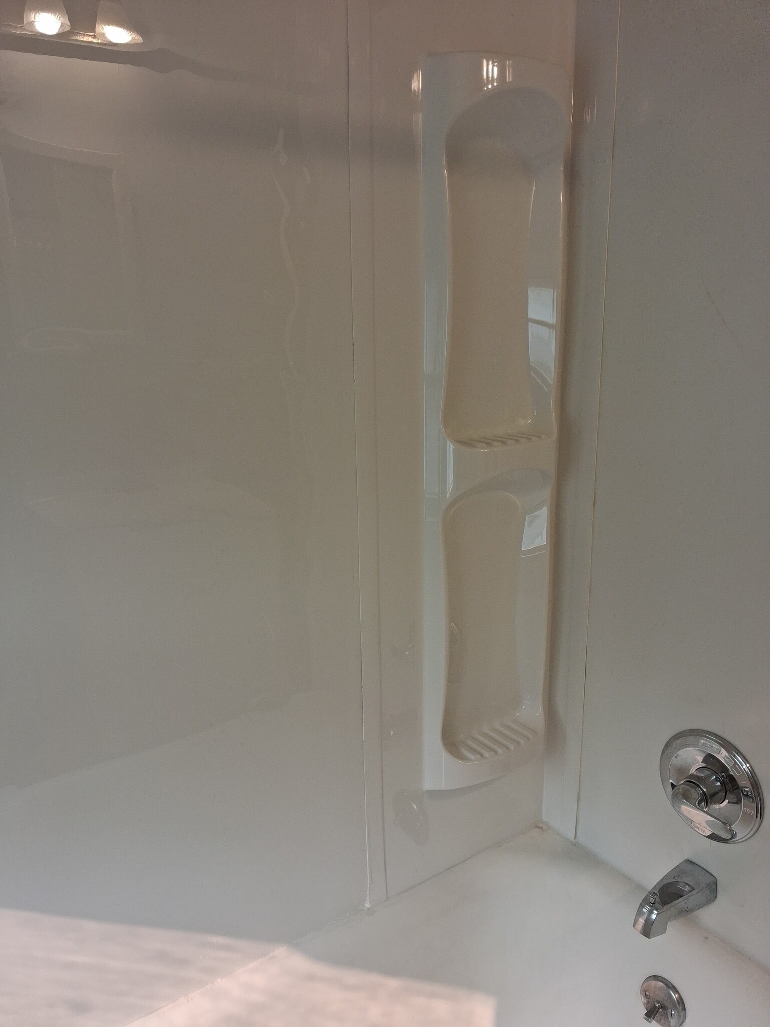 Bathtub - 829 Miller Ave