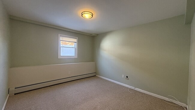 Building Photo - 86 Notre Dame Ave