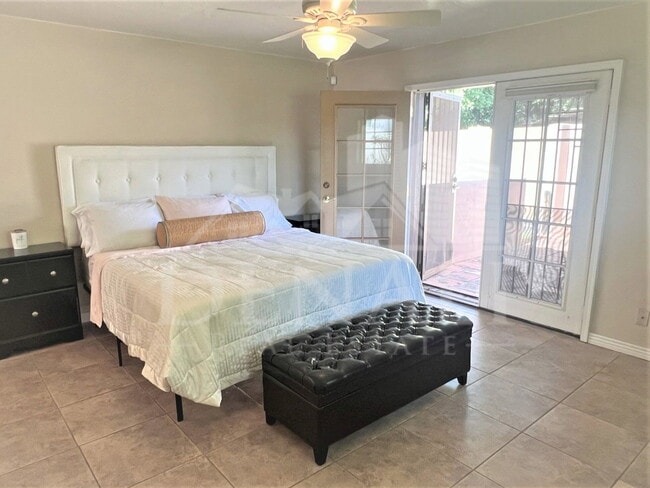 Building Photo - 3122 E Monterosa St