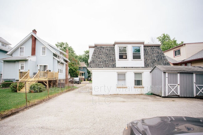 Building Photo - 13 Merion Terrace