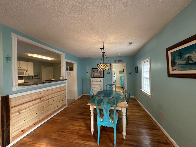 Building Photo - 2 Bed 2 Bath Fully Furnished Home