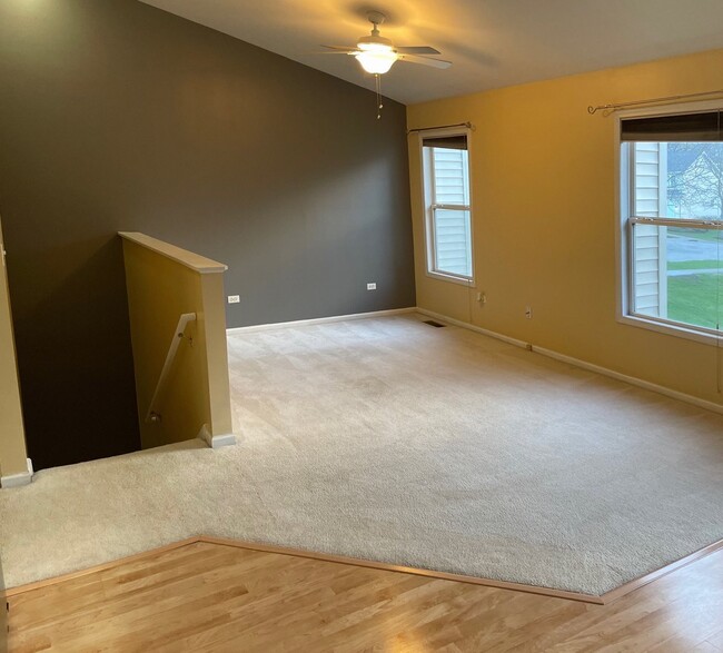 Building Photo - 1523 Golden Oak Dr