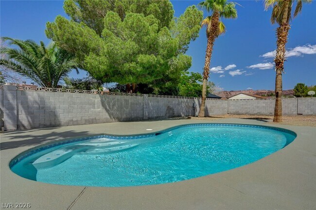 Building Photo - 1580 Quarter Horse Dr