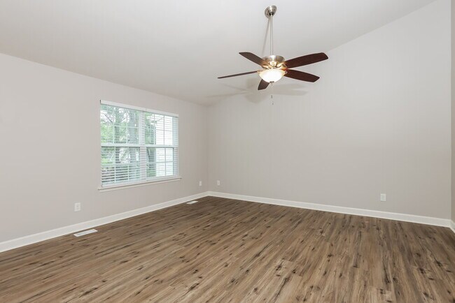 Building Photo - 1205 Heritage Links Dr