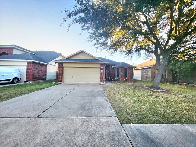 Building Photo - 7334 Jacobs Well Dr