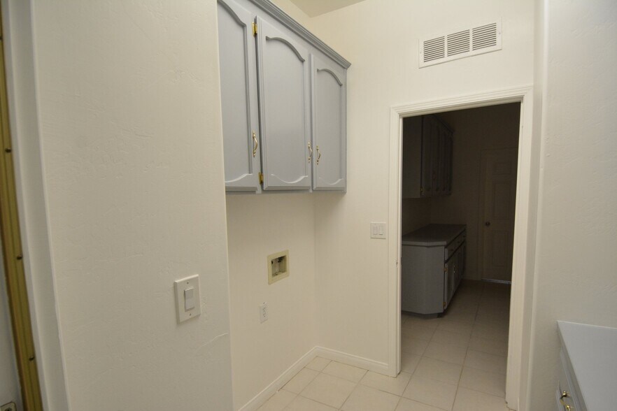 Building Photo - 5115 Snowdrift Ct