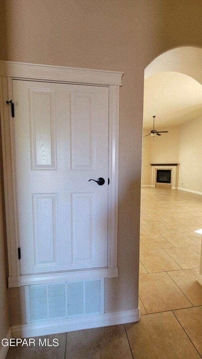 Building Photo - 11512 Porfirio Payan Dr