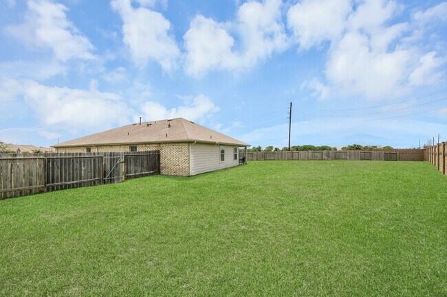 Building Photo - 22939 San Giorgio Ct