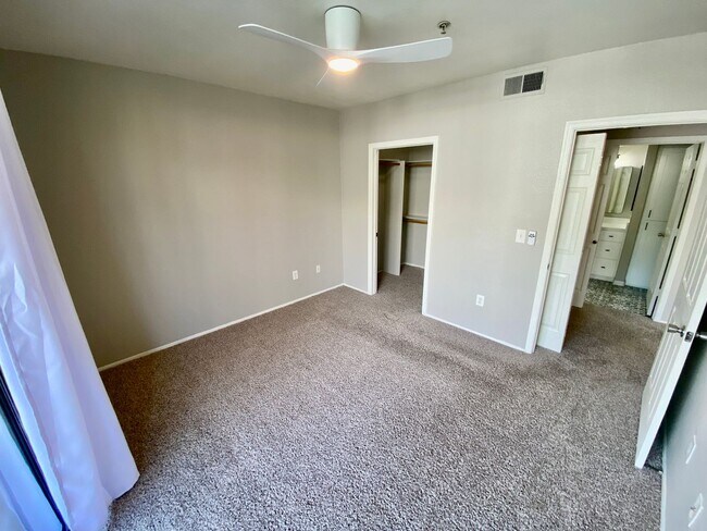 Building Photo - Ground Floor 1 Bedroom 1 Bathroom in Lakeshore @ Anderson Springs