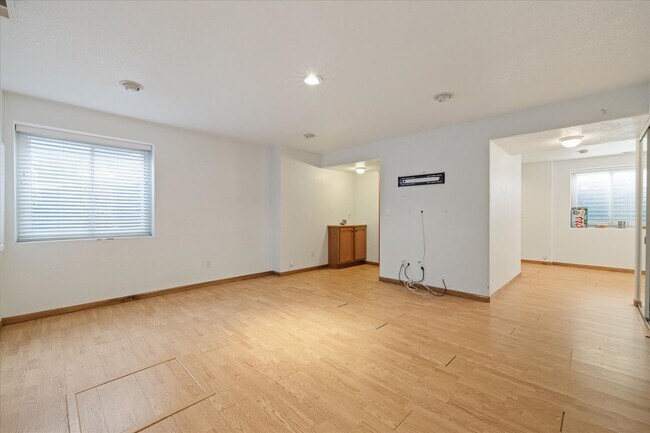 Building Photo - Gorgeous 5 Bedroom, 4 Bath Home on the Edge of Golden & Morrison – Prime Lakewood Location!