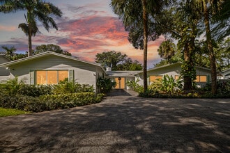 Building Photo - 2421 SW 29th Way