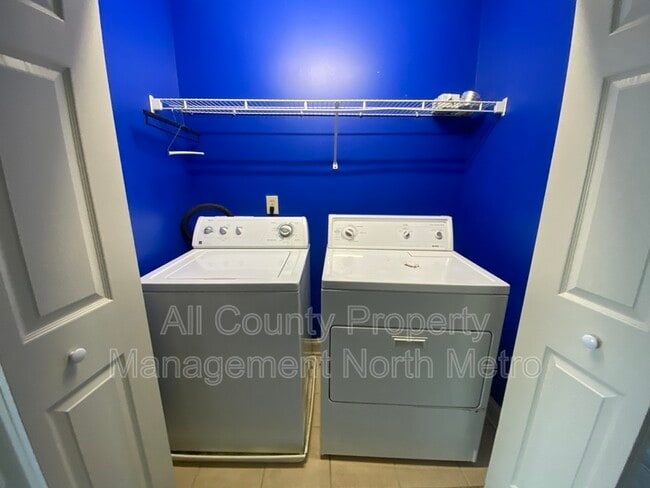 Building Photo - 3911 High Dove Way SW