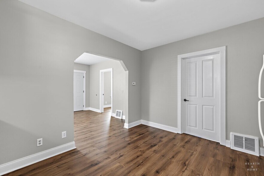Building Photo - 908 Wheeler St