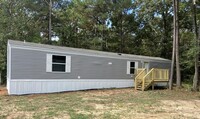 Building Photo - 400 Hidden Oaks Dr