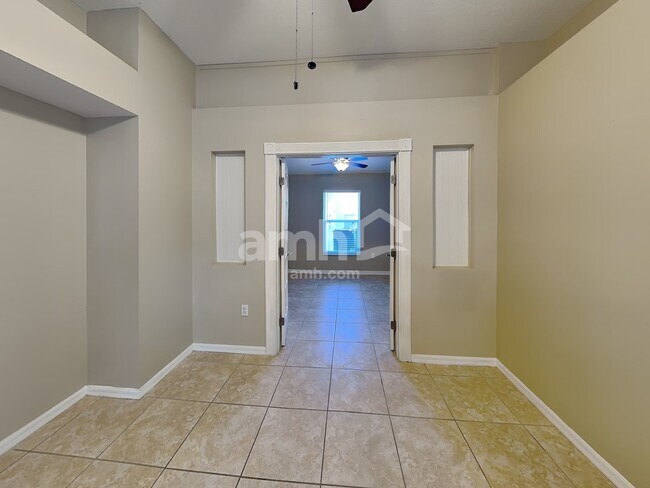 Building Photo - 12061 Winding Woods Way