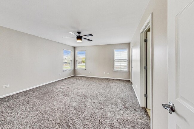 Building Photo - 1686 Buckingham Dr