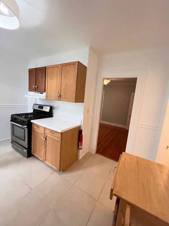 Building Photo - Large, Beautiful Home near Dolores Park!