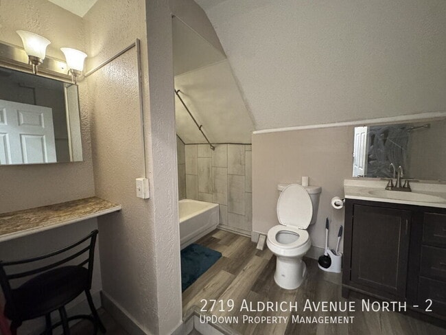 Building Photo - 2719 N Aldrich Ave