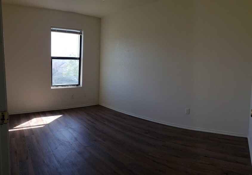 2nd Bedroom - 1106 Shanarae Cir