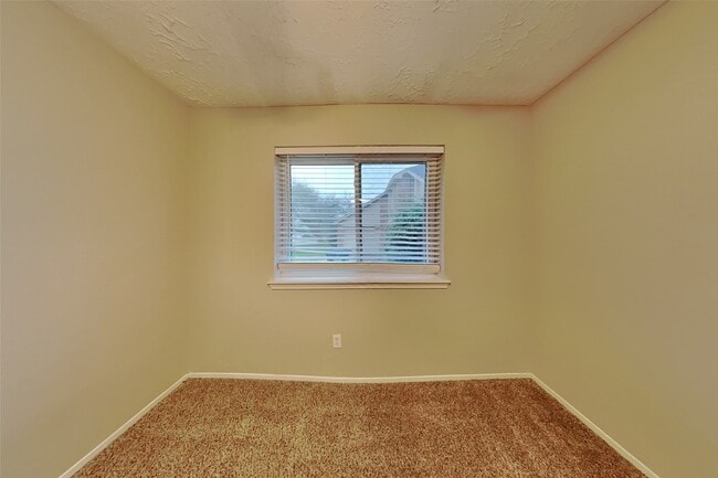 Building Photo - 2621 Elder Rd