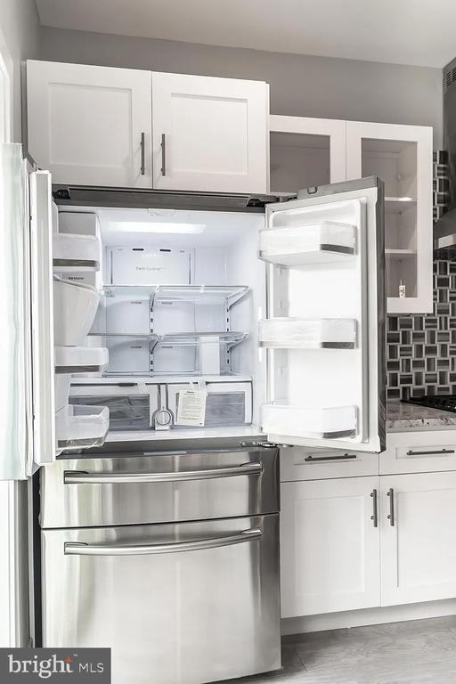 Building Photo - 2055 Tasker St