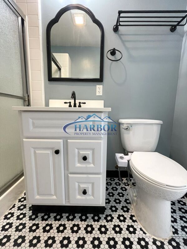 Building Photo - 21502 Berendo Ave