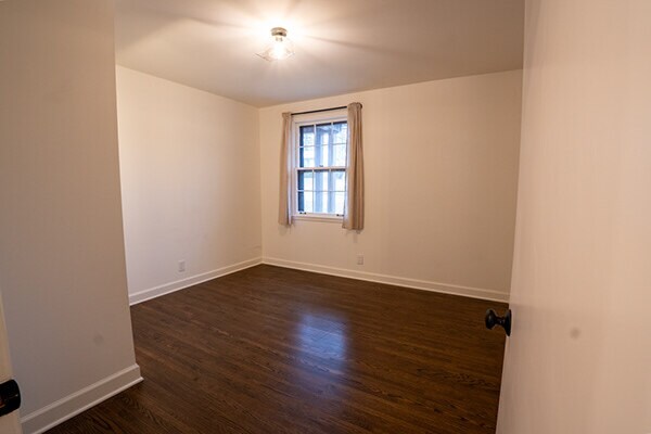 Building Photo - 4900 Jonquil Dr