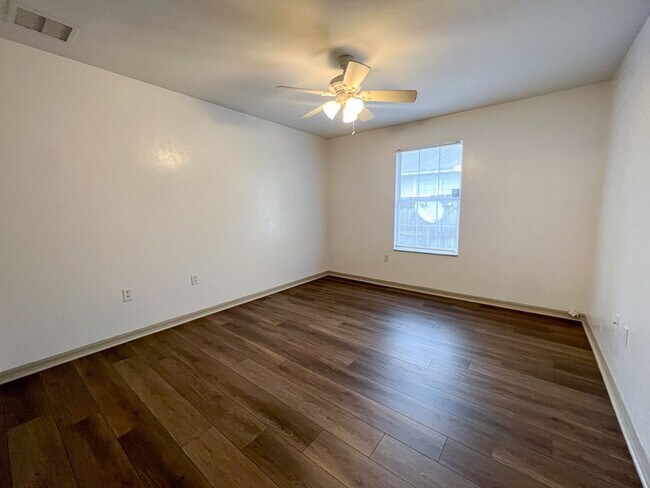 Building Photo - 3BR/2BA Home in Gated Turkey Creek!