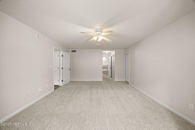 Building Photo - 6218 Hunters Ln