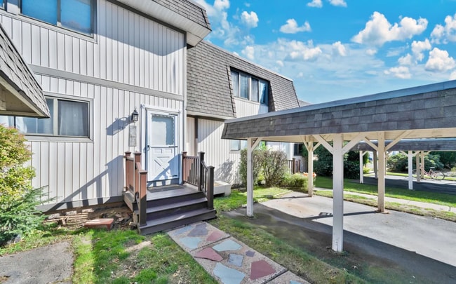 Building Photo - 21 Pebblestone Cir