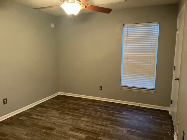 3 Bedroom 2 Bath House for Rent in Quail Hollow in Mt Pleasant. Lots of Upgrades. 3 Miles to IOP - 2084 Presidio Dr