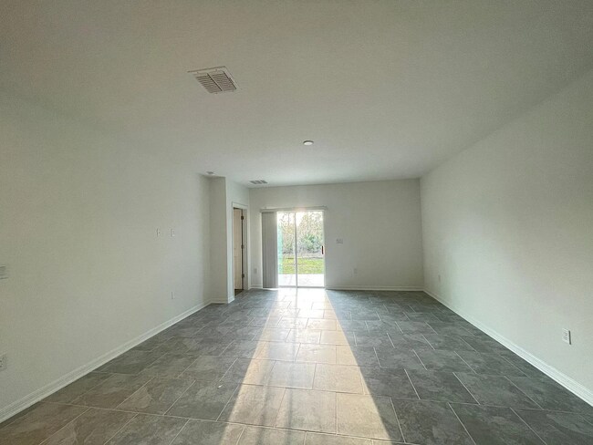 Building Photo - 3931 Willowbrook Dr, Edgewater, FL 32141