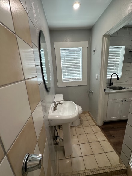 Building Photo - 2001 Biehn St