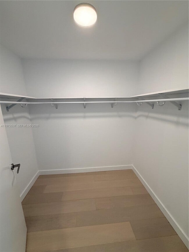 Building Photo - 9201 E Bay Harbor Dr