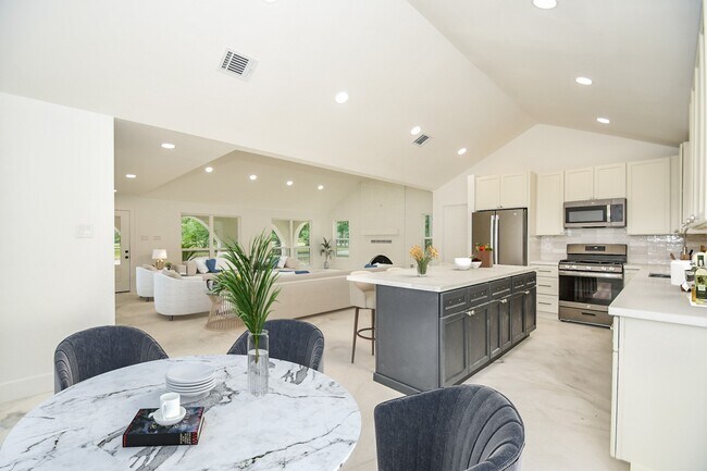 Building Photo - 6914 Evergreen St