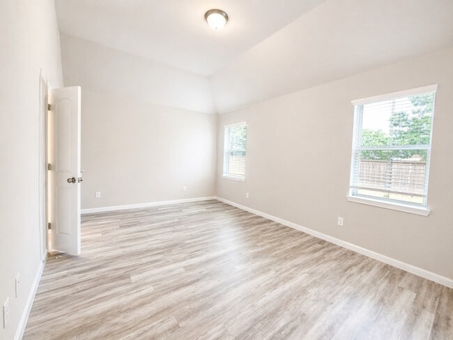 Building Photo - 10443 Port Huron Ln