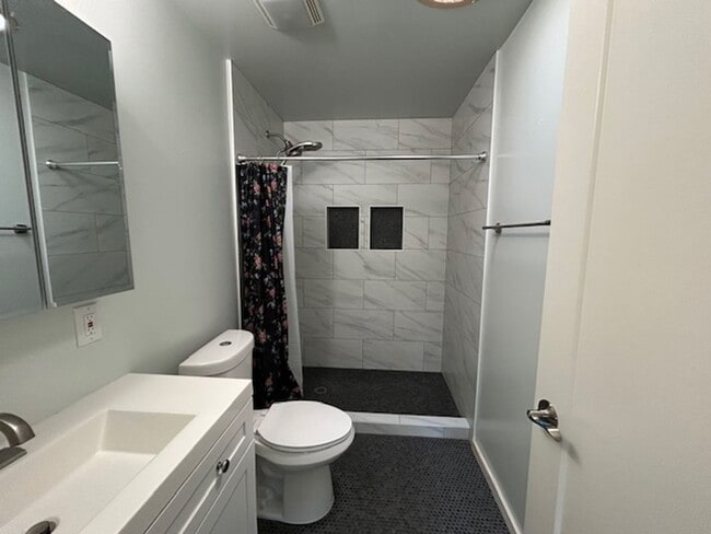 Building Photo - Charming 4 Bedroom, 2 Bath Home in Novato ...