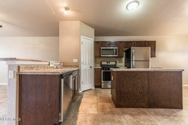 Building Photo - 10712 Blue Sage Cir