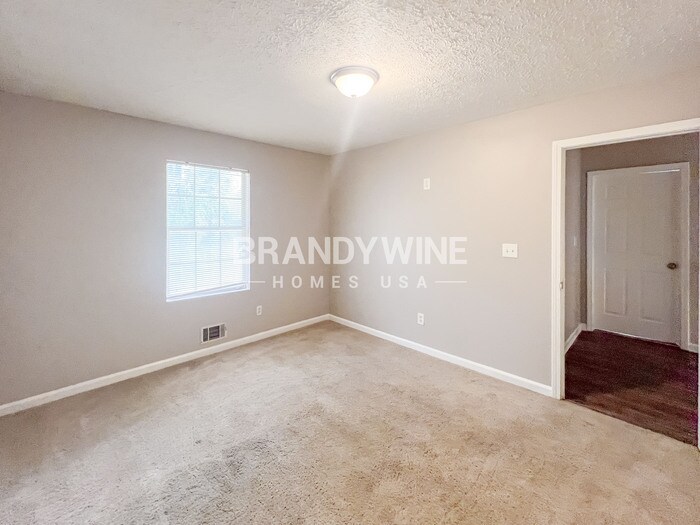 Building Photo - 2259 Hampton Dr