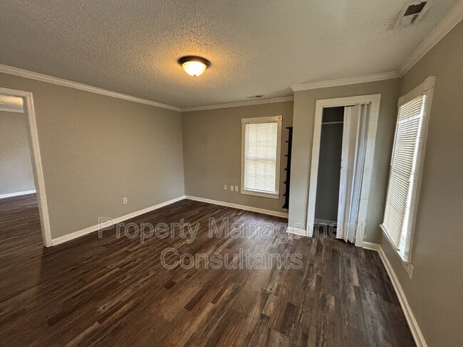 Building Photo - 3402 8th Ave SW