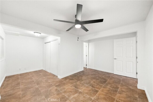 Building Photo - 274 Cliff Dr