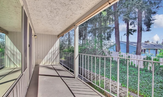 Building Photo - Fully Renovated AUBURN condo