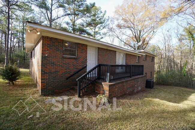 Building Photo - 1045 Walker Ave