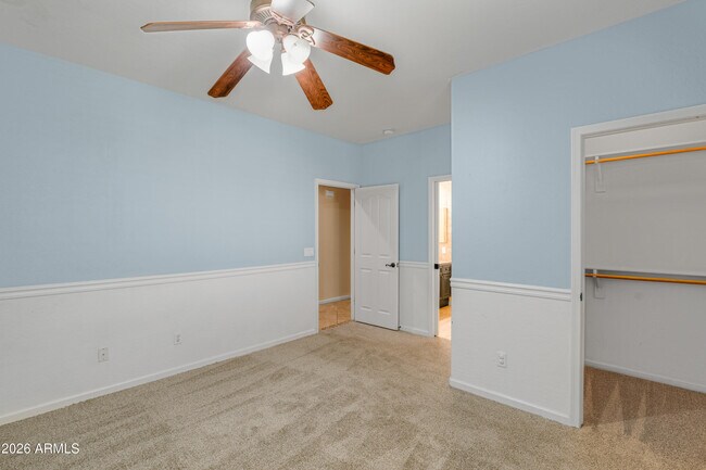 Building Photo - 4335 E Fox Cir