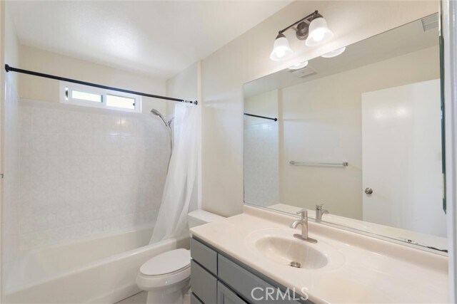 Building Photo - 520 E Graves Ave