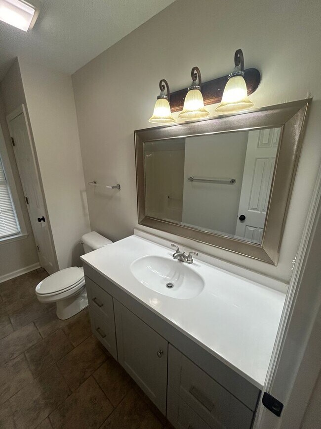 Building Photo - 3613 Farmington Pl