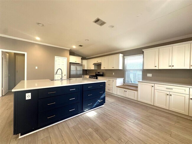 Building Photo - 1333 Rosie Ln