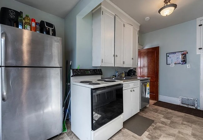 Building Photo - 521 2nd Ave