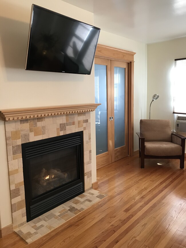 french doors to dining area - 1832 18th St