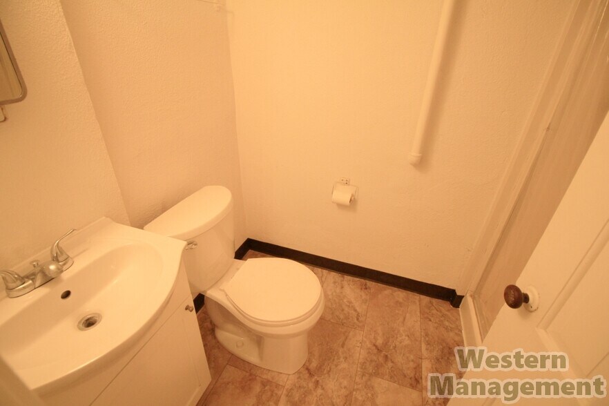 Bathroom - 1123 N 26th St